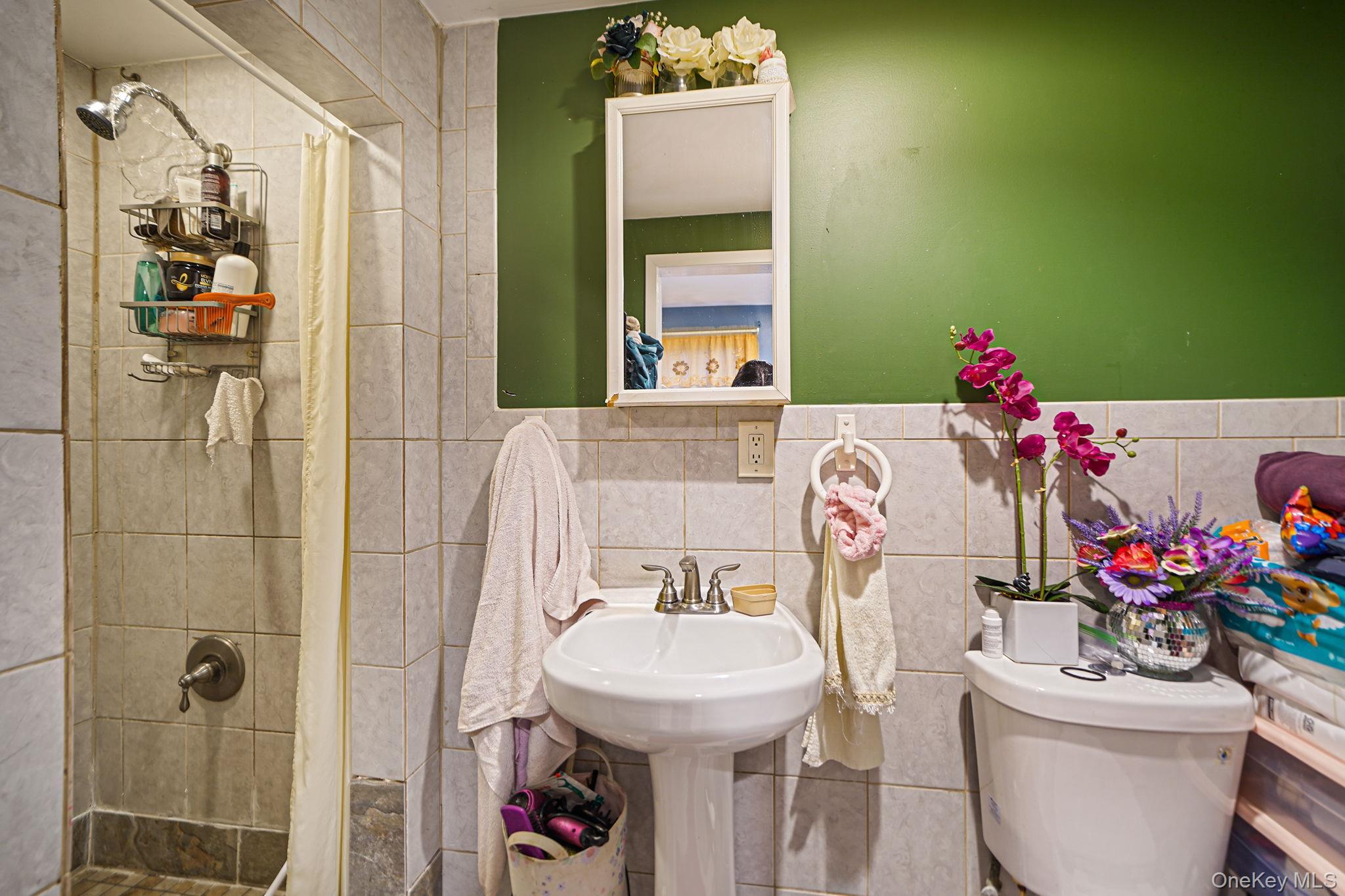 Single Family Meadowbrook  Suffolk County, NY 11717, MLS-951107-14