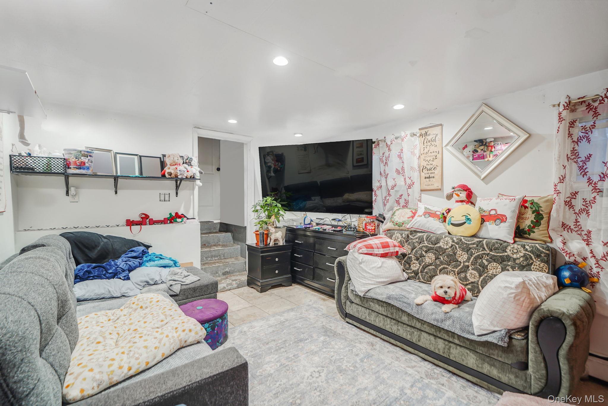 Single Family Meadowbrook  Suffolk County, NY 11717, MLS-951107-15