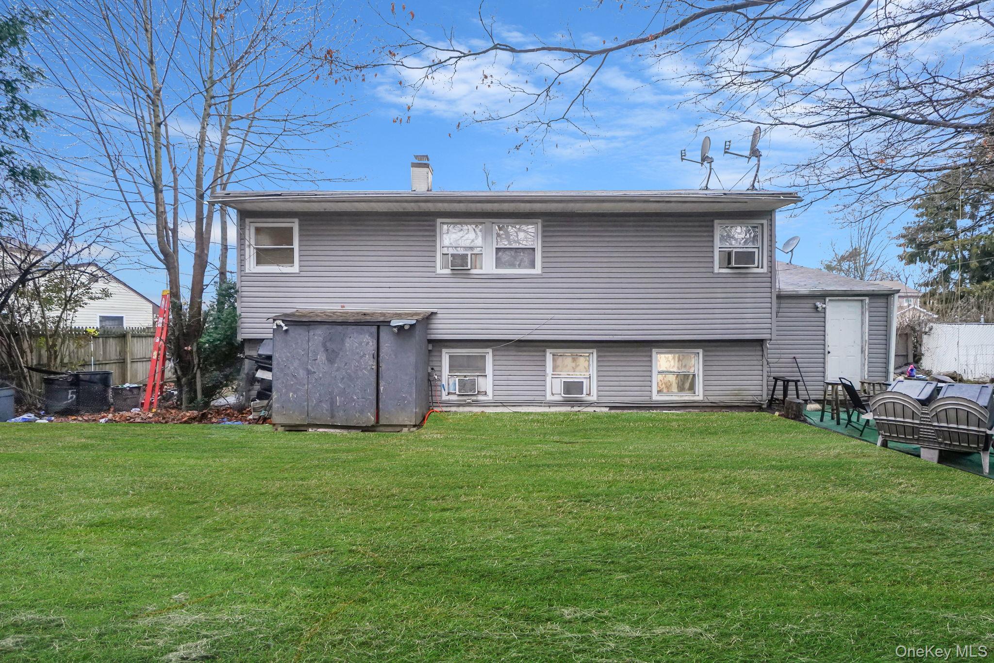 Single Family Meadowbrook  Suffolk County, NY 11717, MLS-951107-17