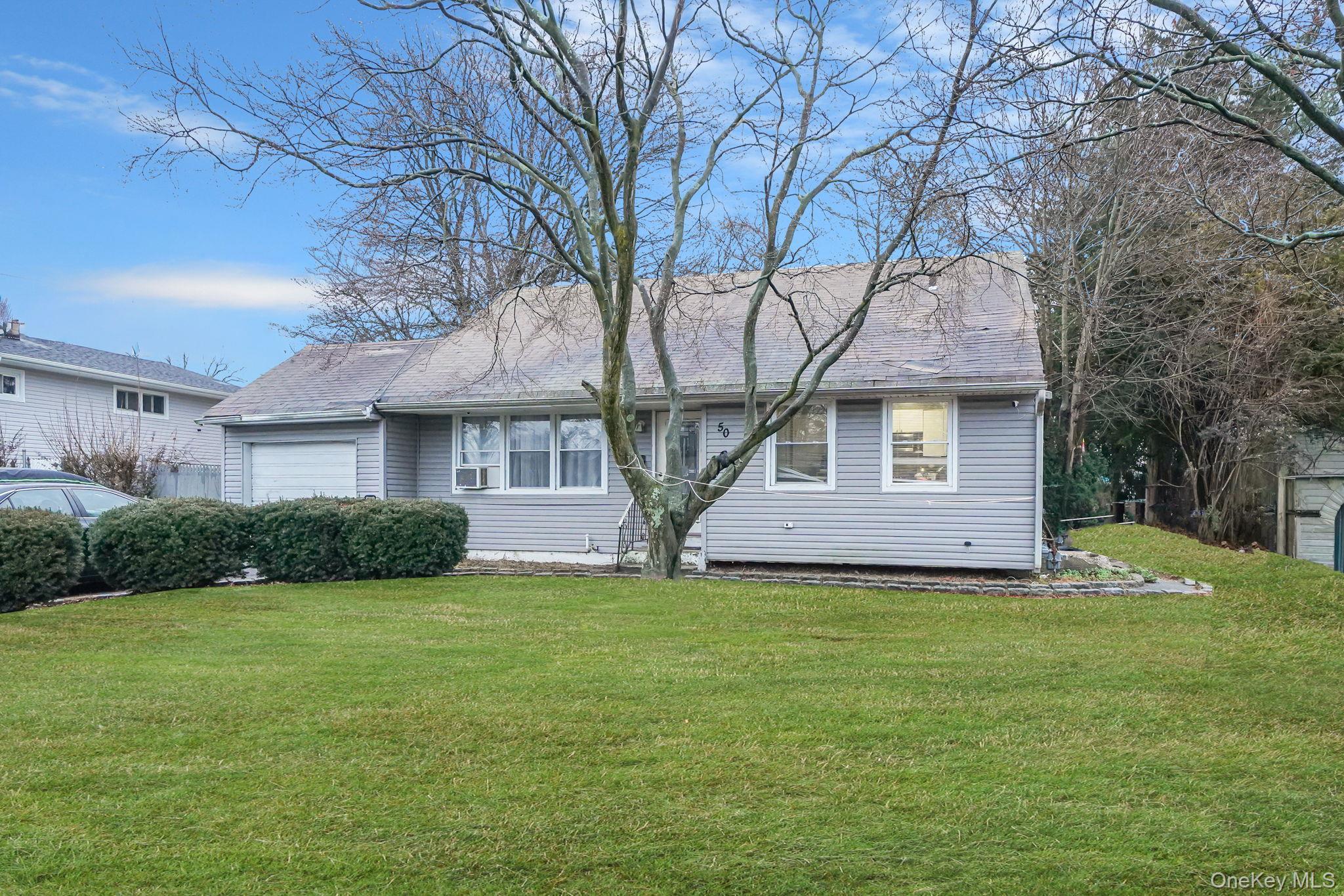 Single Family Meadowbrook  Suffolk County, NY 11717, MLS-951107-3