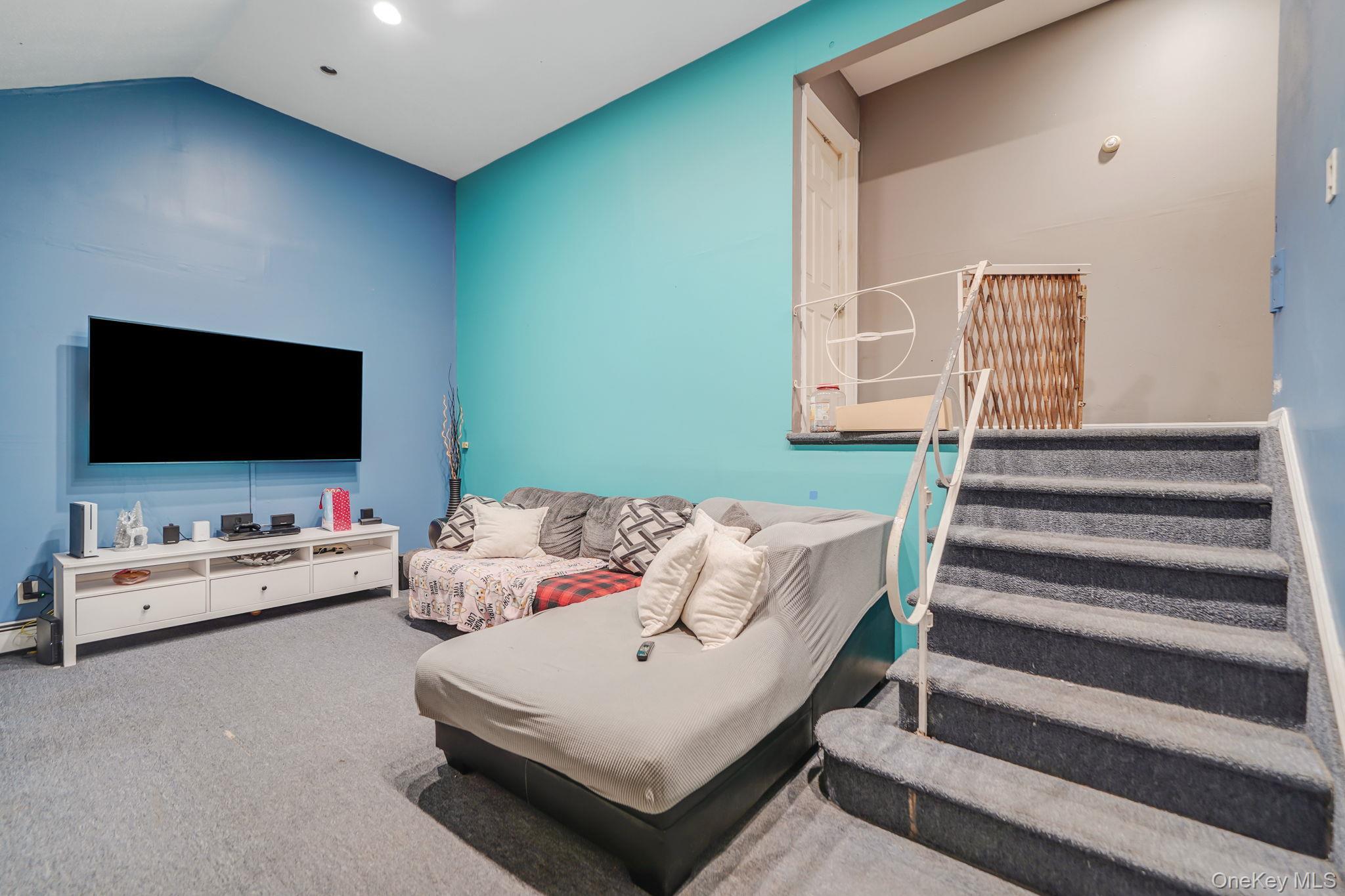 Single Family Meadowbrook  Suffolk County, NY 11717, MLS-951107-7