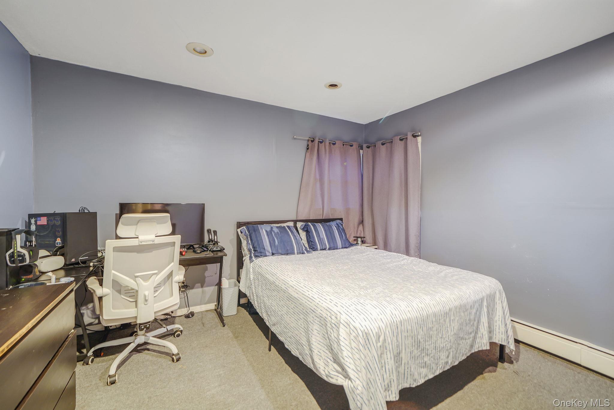 Single Family Meadowbrook  Suffolk County, NY 11717, MLS-951107-8