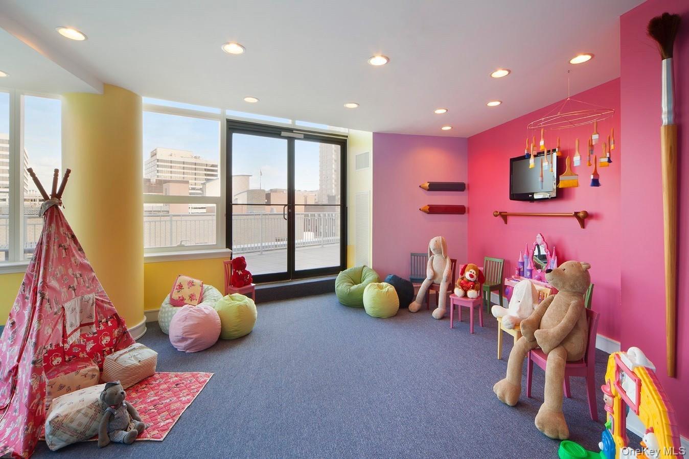 Condo Renaissance Square  Westchester County, NY 10601, MLS-951132-28