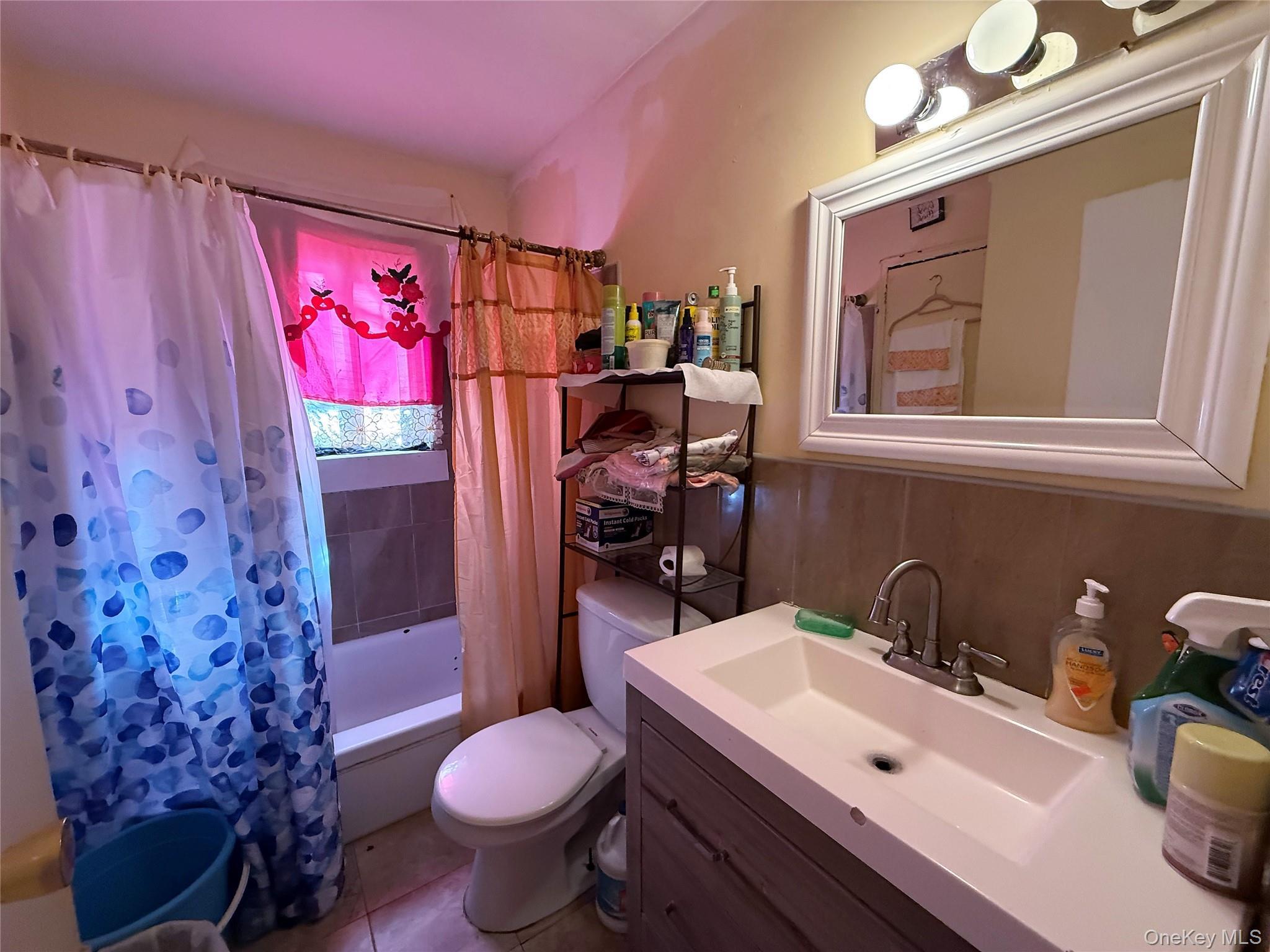 Single Family Linden  Nassau County, NY 11550, MLS-951139-4