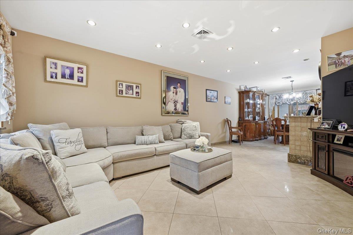 Single Family 77th  Queens, NY 11379, MLS-951155-5