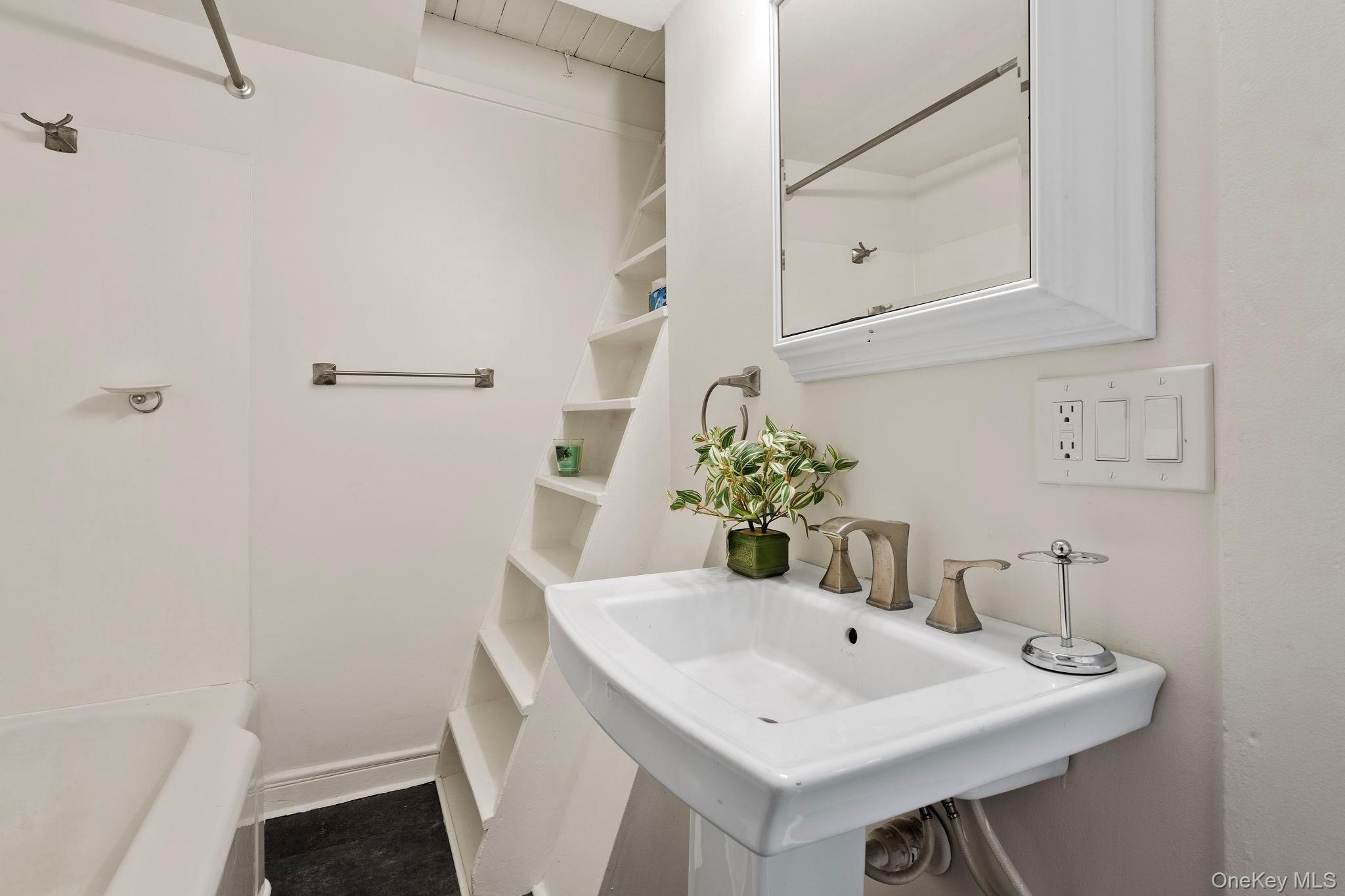 Single Family Albertson  Dutchess County, NY 12538, MLS-951156-21