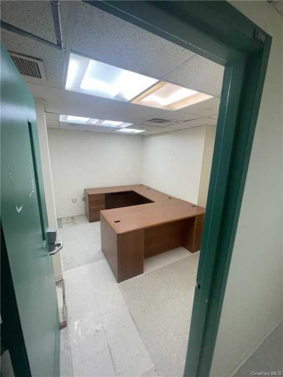 Commercial Lease E Tremont  Bronx, NY 10460, MLS-951297-10