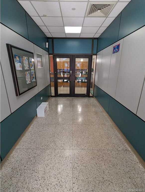 Commercial Lease E Tremont  Bronx, NY 10460, MLS-951297-16