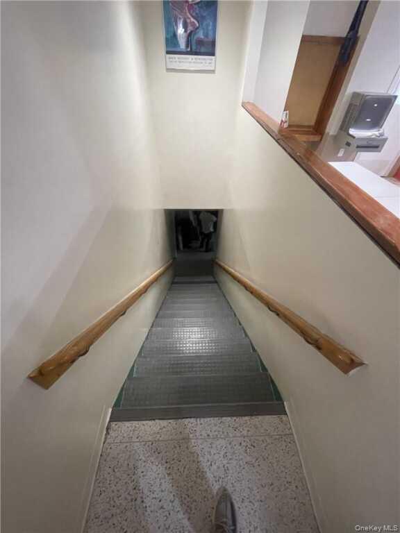 Commercial Lease E Tremont  Bronx, NY 10460, MLS-951297-3