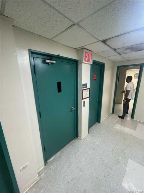 Commercial Lease E Tremont  Bronx, NY 10460, MLS-951297-8