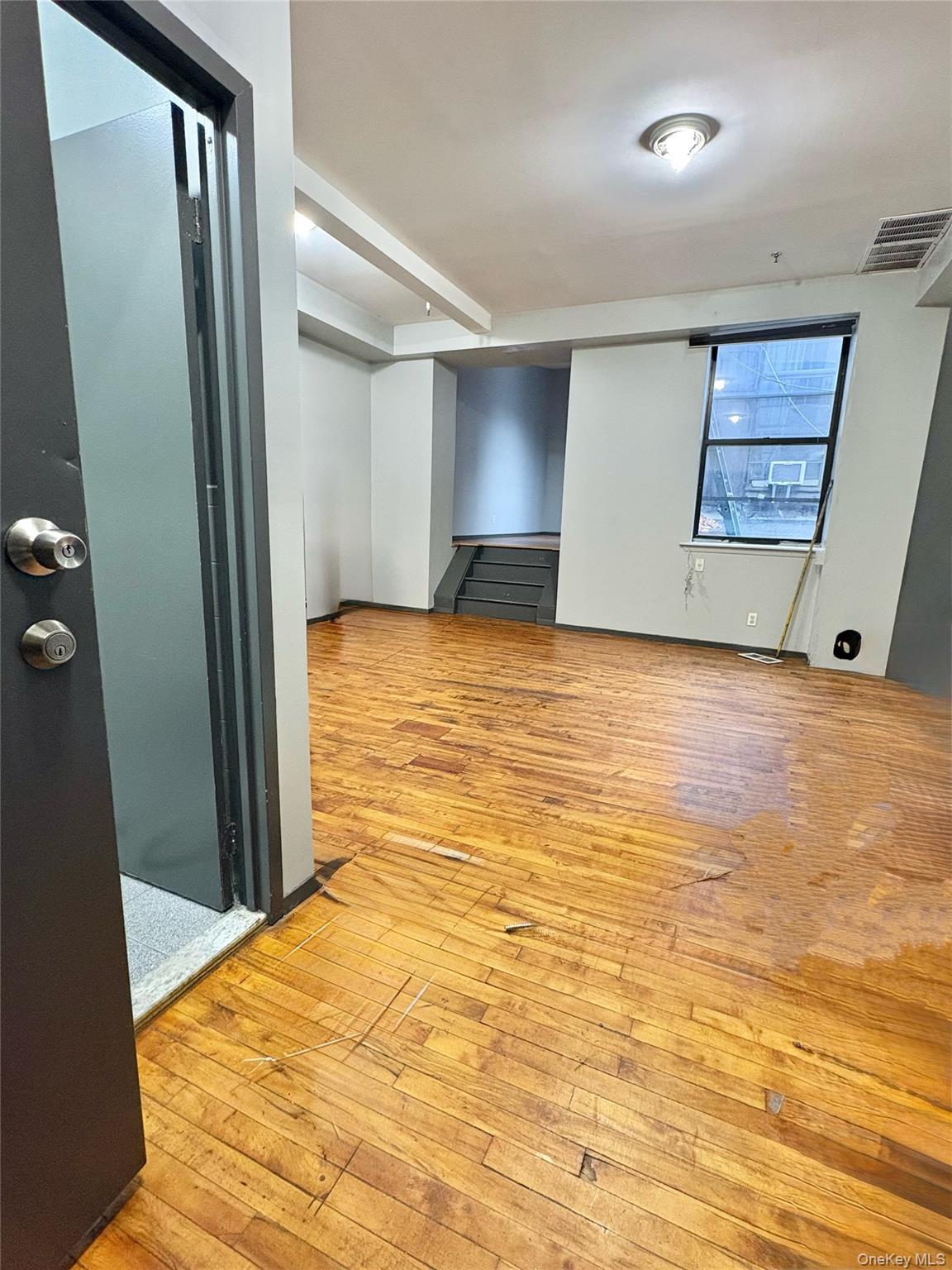 Commercial Lease Borden Ave  Queens, NY 11101, MLS-951313-4