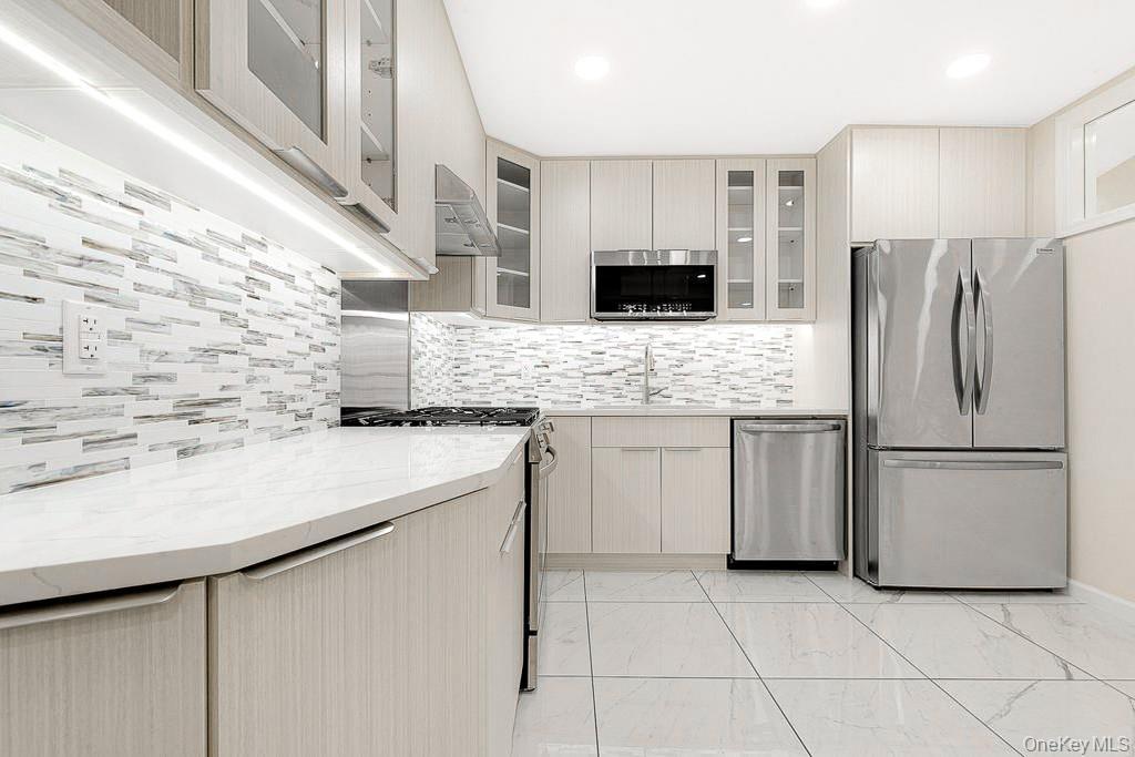 Coop 110th  Queens, NY 11375, MLS-951370-16