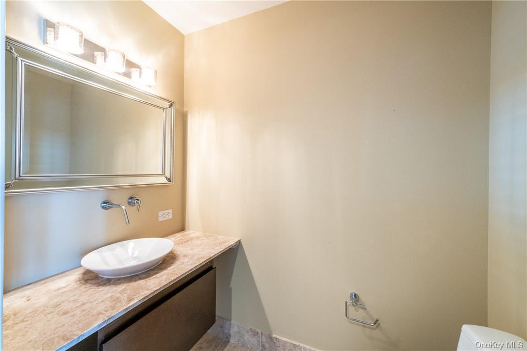 Condo Huguenot  Westchester County, NY 10801, MLS-951384-14