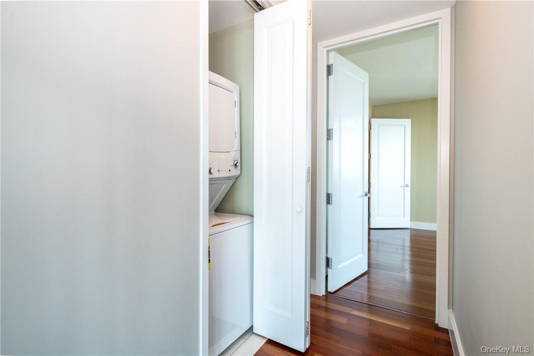 Condo Huguenot  Westchester County, NY 10801, MLS-951384-15