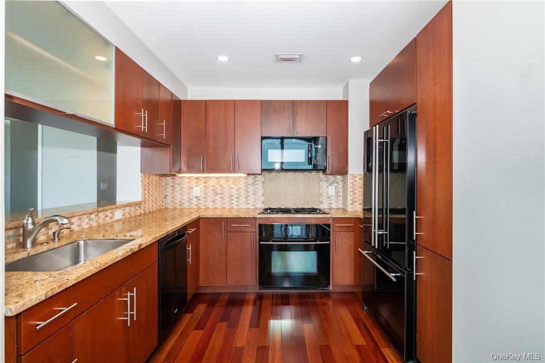 Condo Huguenot  Westchester County, NY 10801, MLS-951384-5