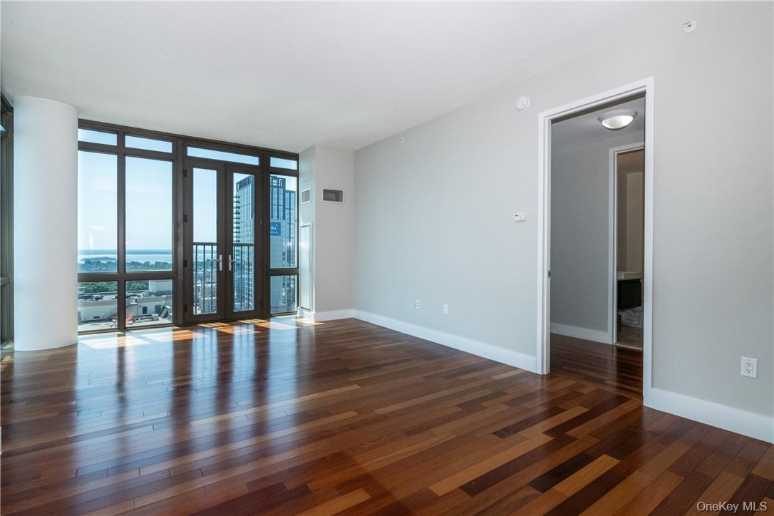 Condo Huguenot  Westchester County, NY 10801, MLS-951384-9