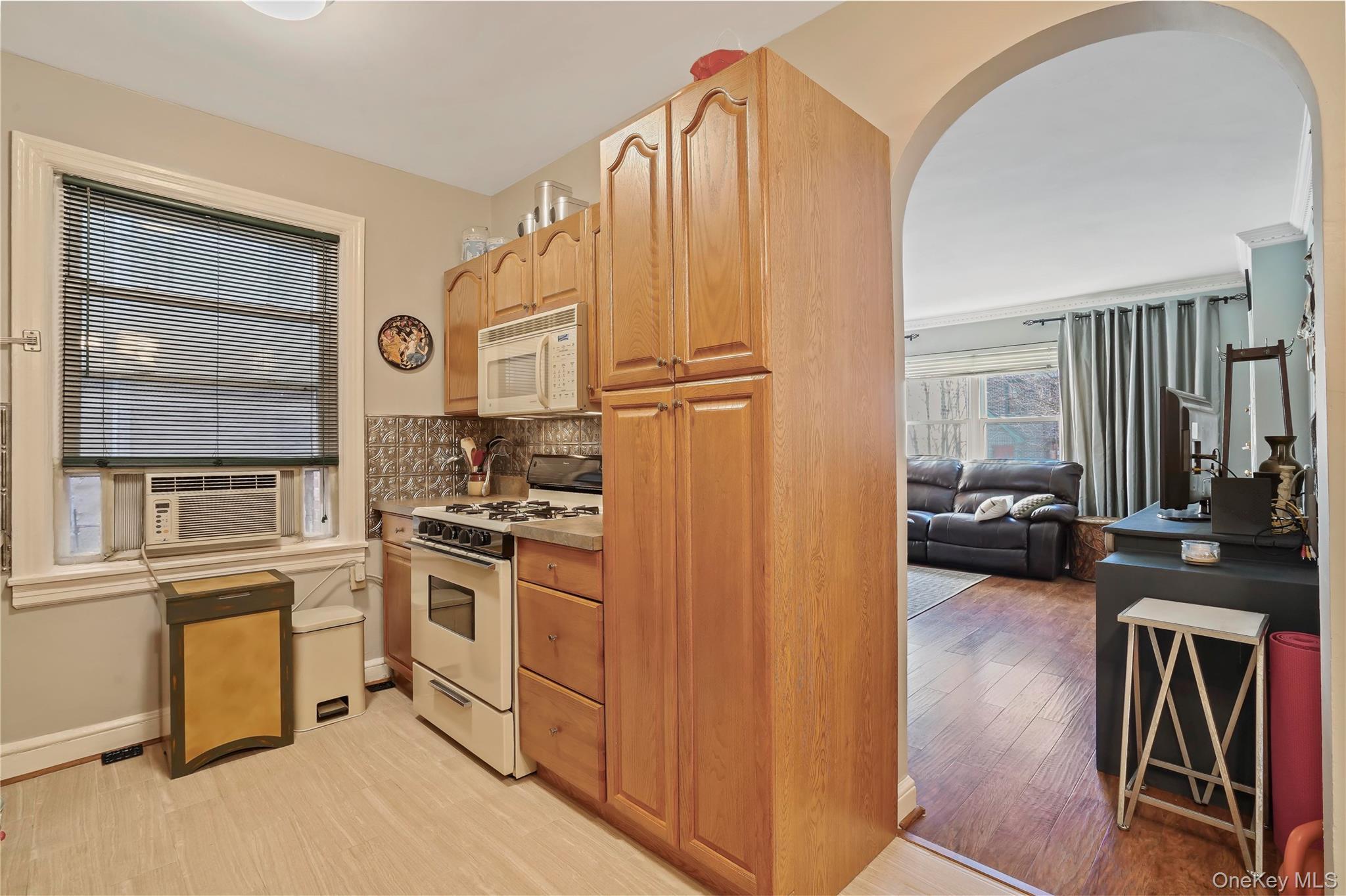 Single Family 57th  Queens, NY 11377, MLS-951423-12