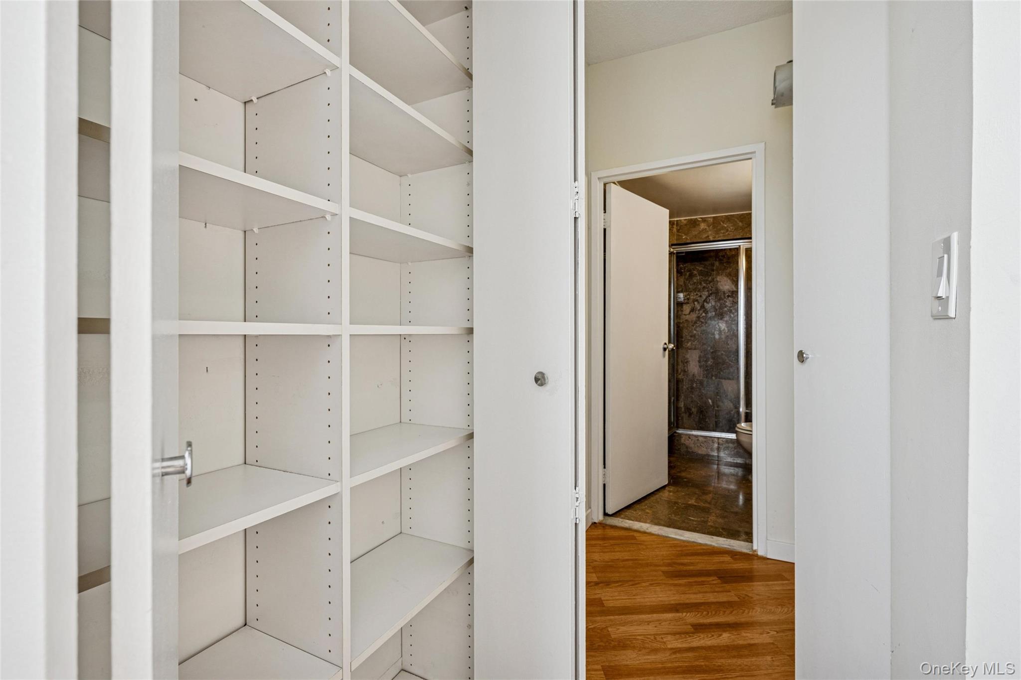 Condo Bay Club Queens, NY 11360, MLS-951481-10