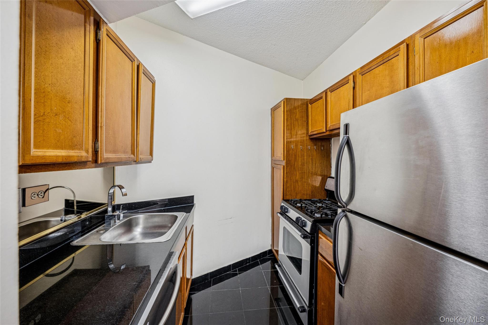 Condo Bay Club Queens, NY 11360, MLS-951481-11