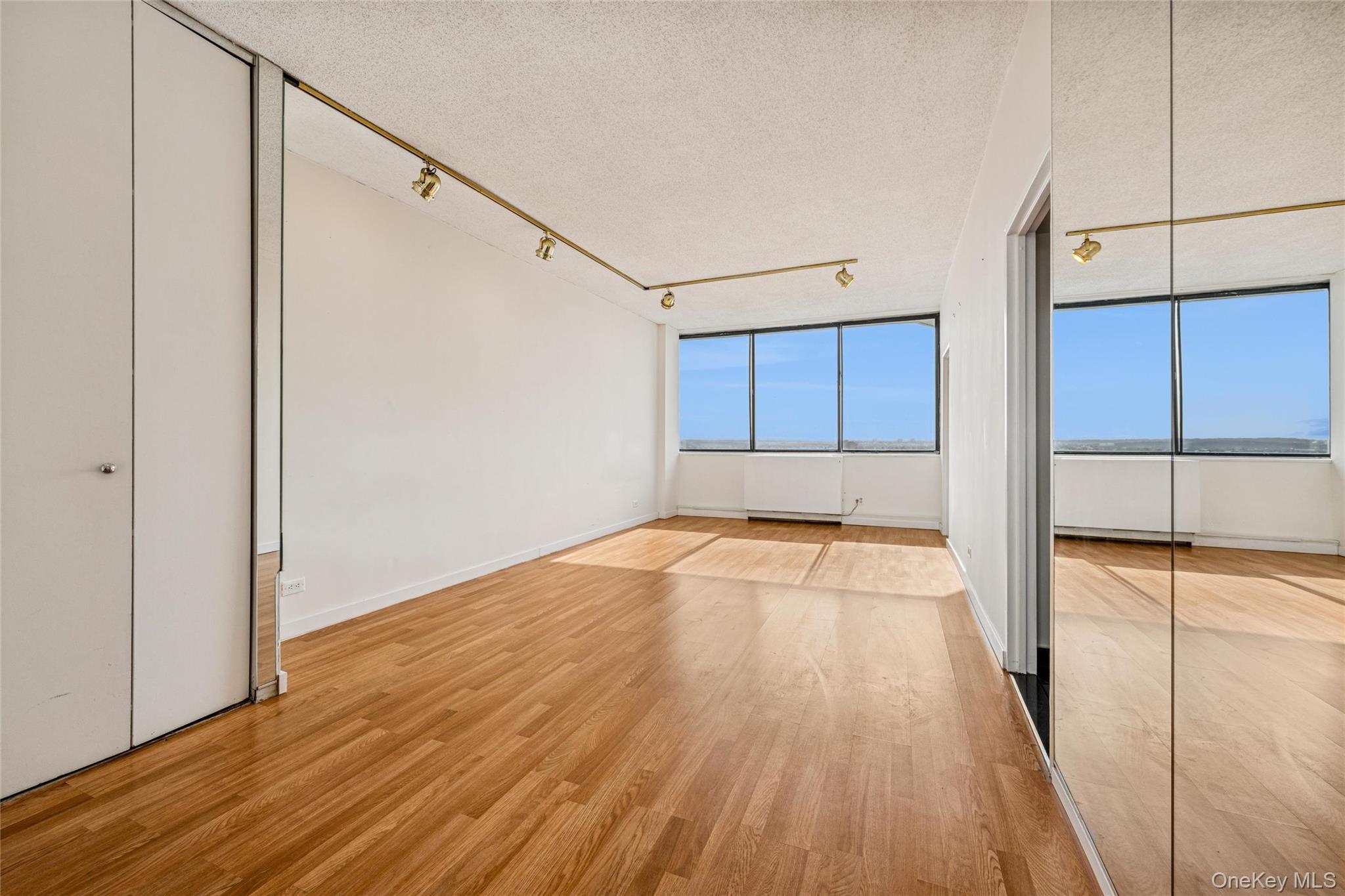 Condo Bay Club Queens, NY 11360, MLS-951481-6