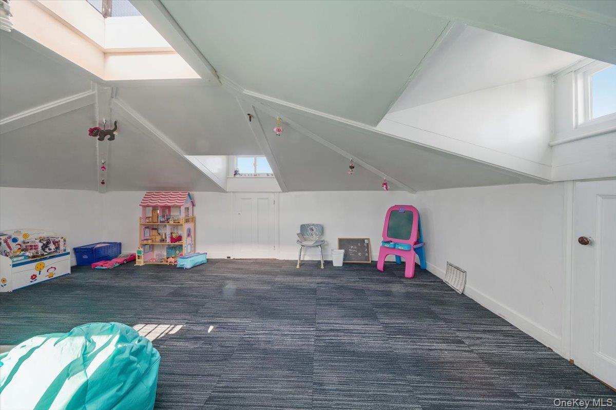 Single Family Woodhull  Bronx, NY 10469, MLS-951494-21