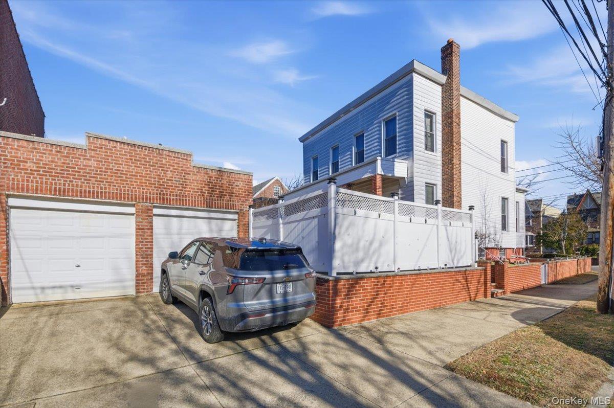 Single Family Woodhull  Bronx, NY 10469, MLS-951494-3