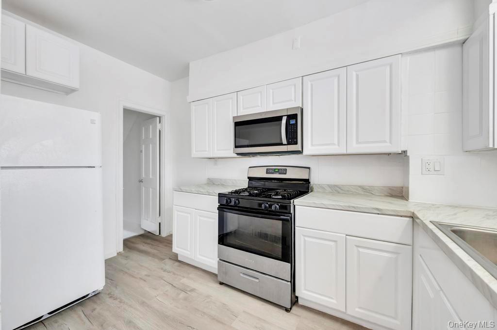 Single Family Kings  Brooklyn, NY 11234, MLS-951520-16