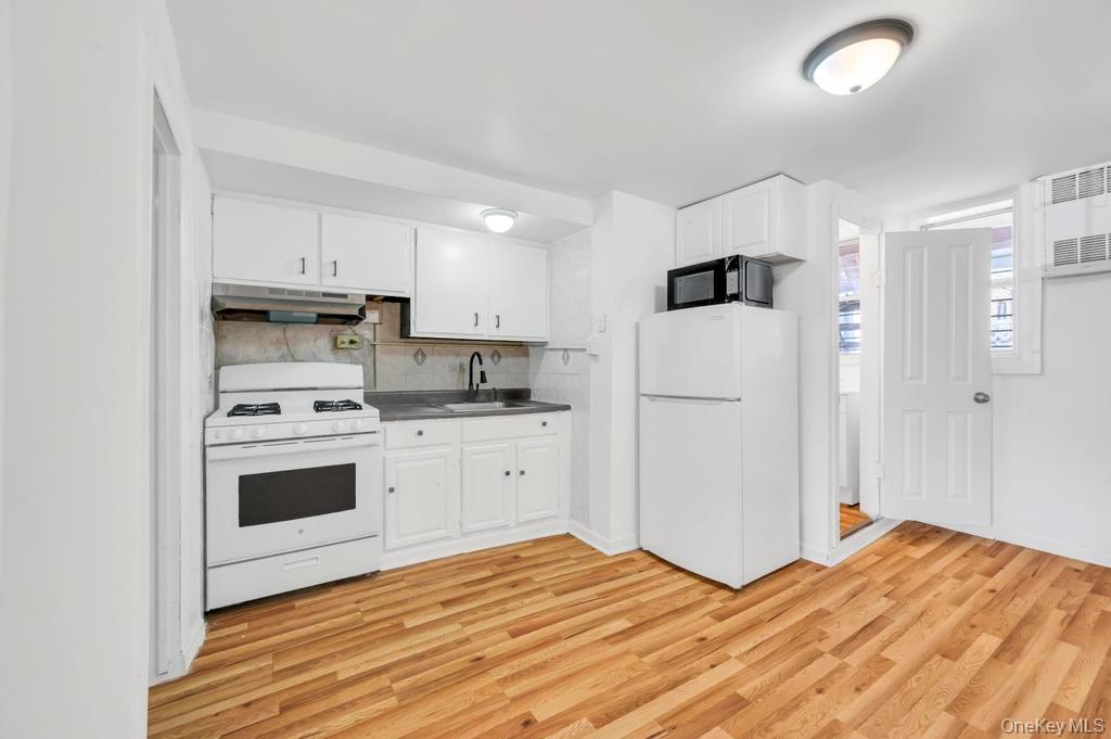Single Family Kings  Brooklyn, NY 11234, MLS-951520-33