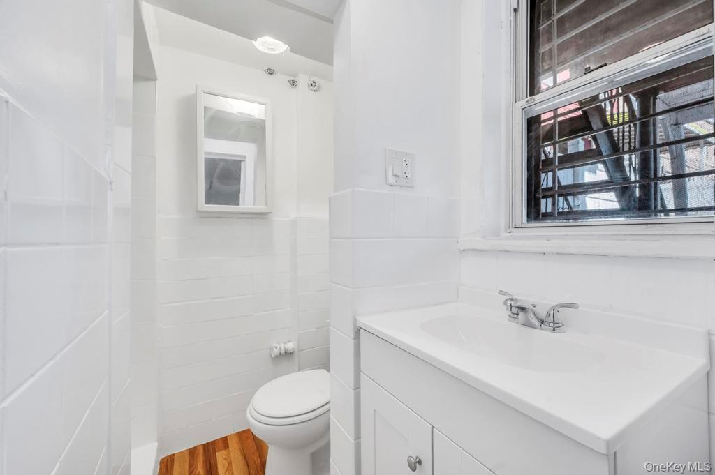 Single Family Kings  Brooklyn, NY 11234, MLS-951520-34