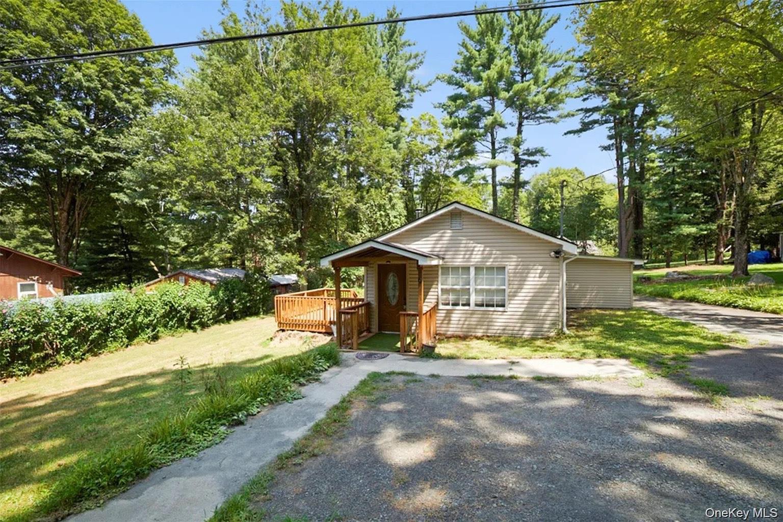 Single Family Farmingdale  Orange County, NY 12721, MLS-951551-9