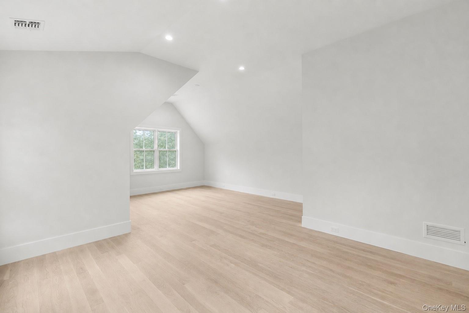 Single Family Old Main Road  Suffolk County, NY 11959, MLS-951556-26