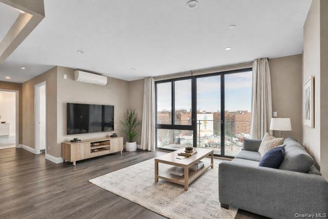 Condo 83 Queens, NY 11373, MLS-951570-2