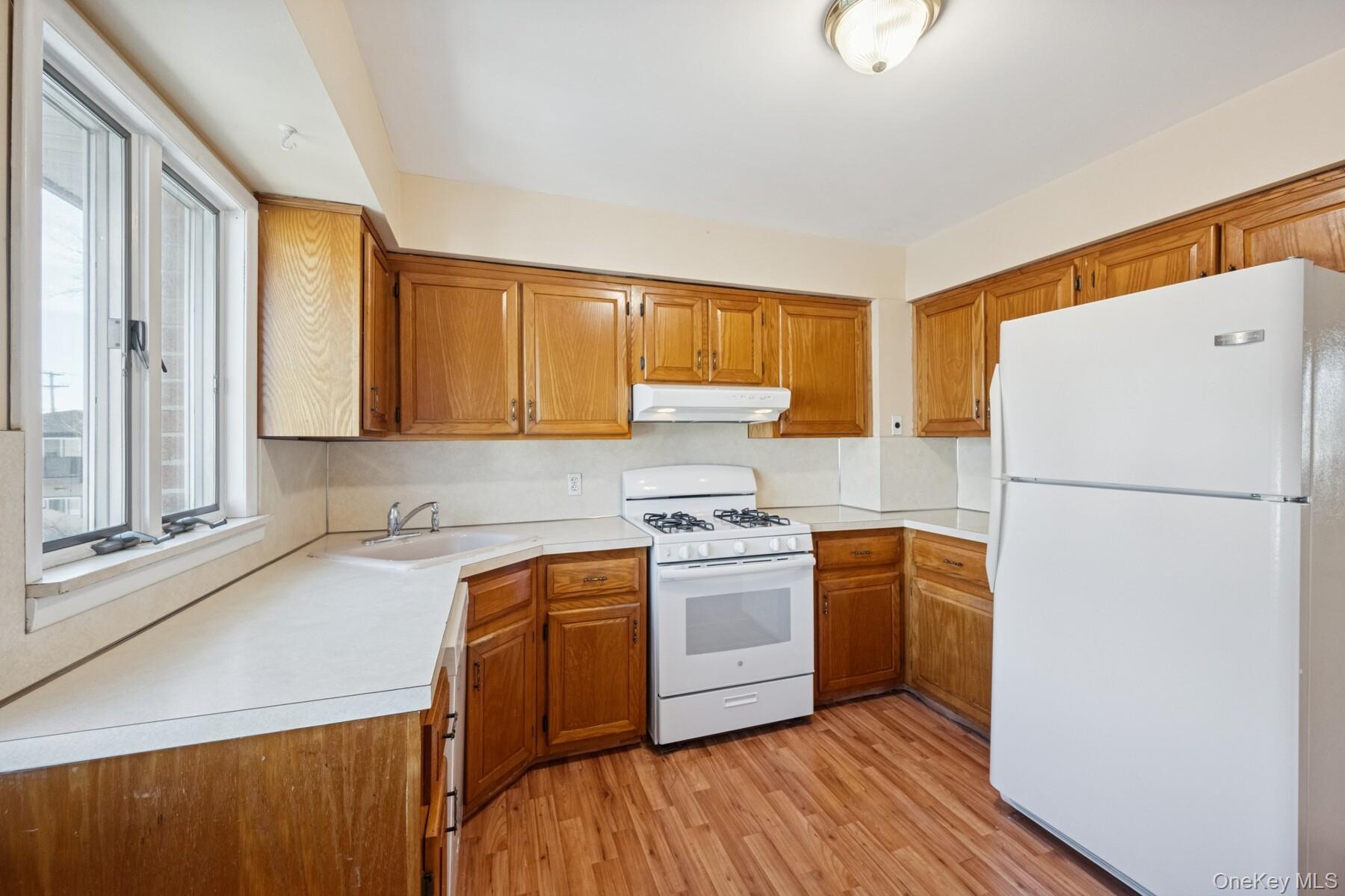 Single Family 99th Queens, NY 11414, MLS-951630-34