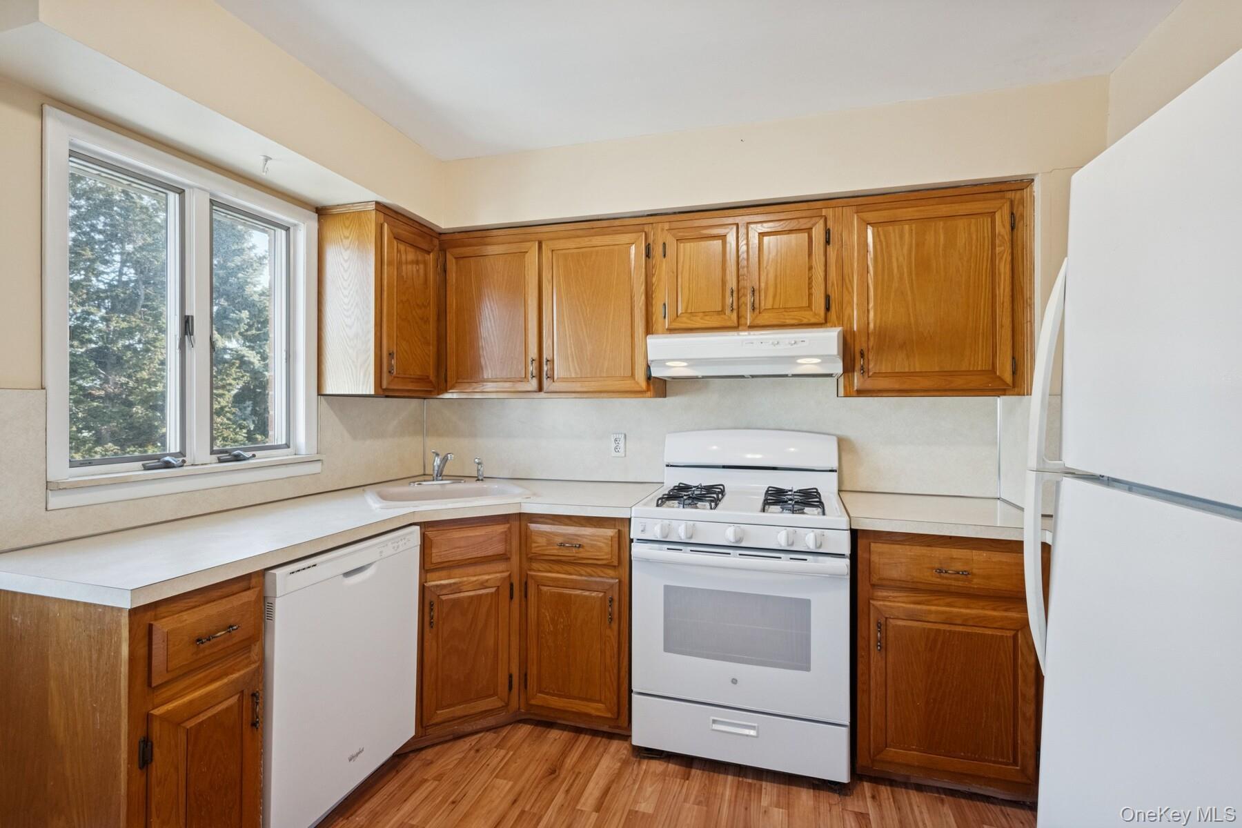 Single Family 99th Queens, NY 11414, MLS-951630-35