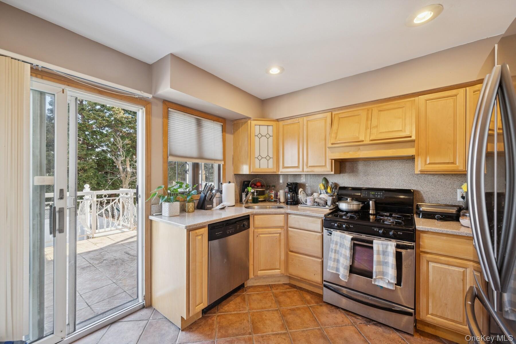 Single Family 99th Queens, NY 11414, MLS-951630-8