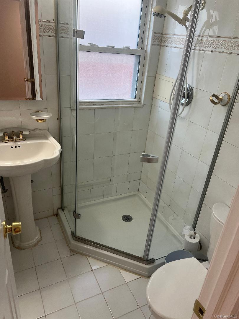 Single Family Cohancy  Queens, NY 11414, MLS-951643-11