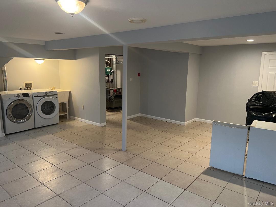 Single Family Cohancy  Queens, NY 11414, MLS-951643-19