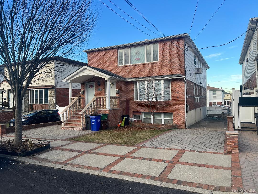 Single Family Cohancy  Queens, NY 11414, MLS-951643-2