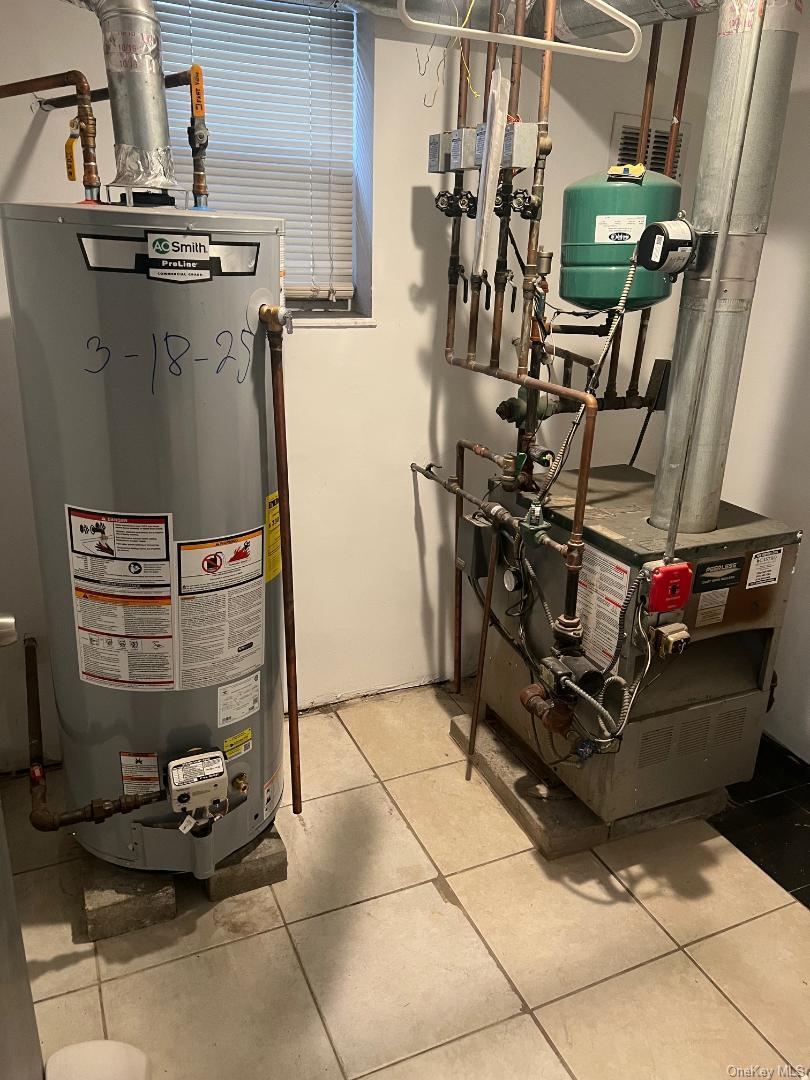 Single Family Cohancy  Queens, NY 11414, MLS-951643-20