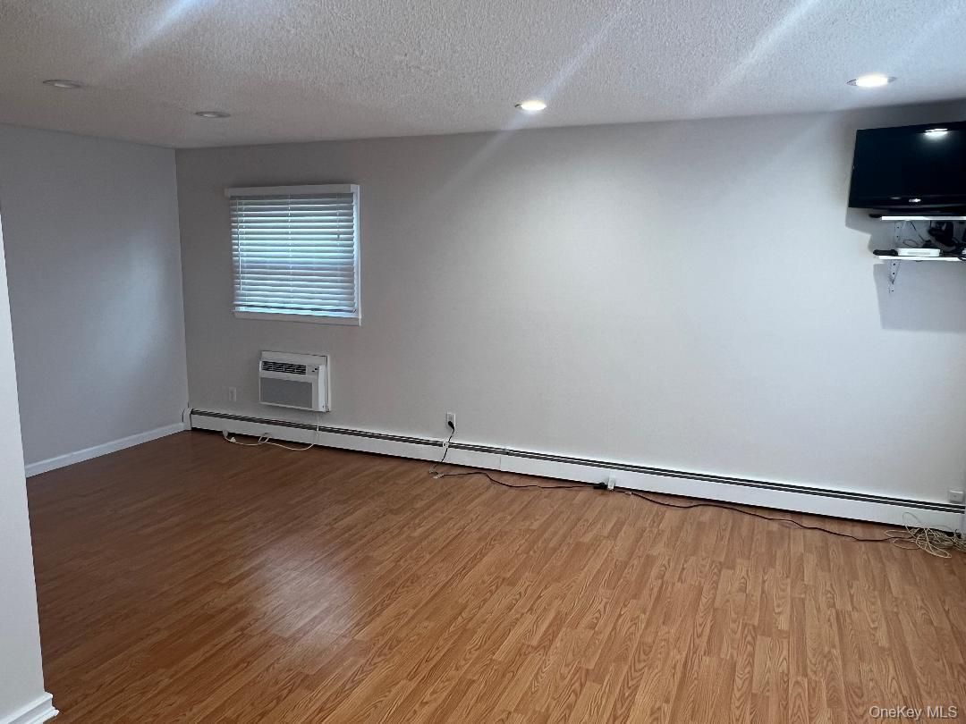 Single Family Cohancy  Queens, NY 11414, MLS-951643-7