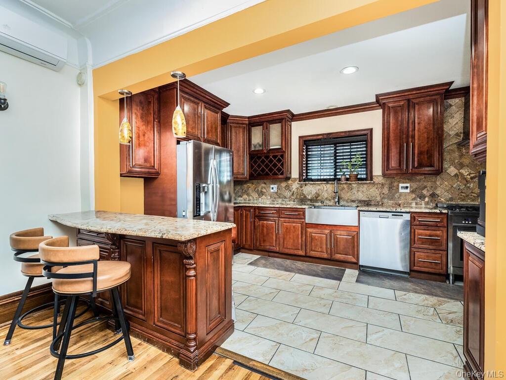 Single Family 179th Bronx, NY 10453, MLS-951652-10