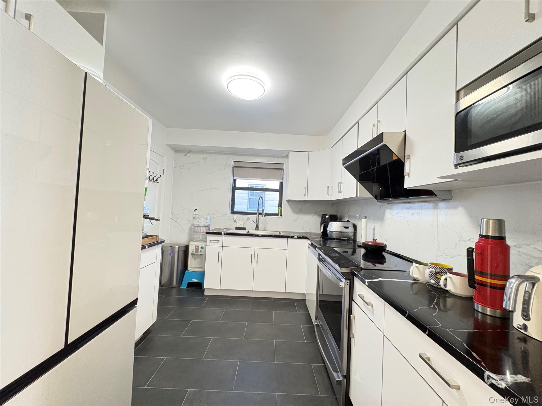 Single Family Morgan  Queens, NY 11363, MLS-951715-10