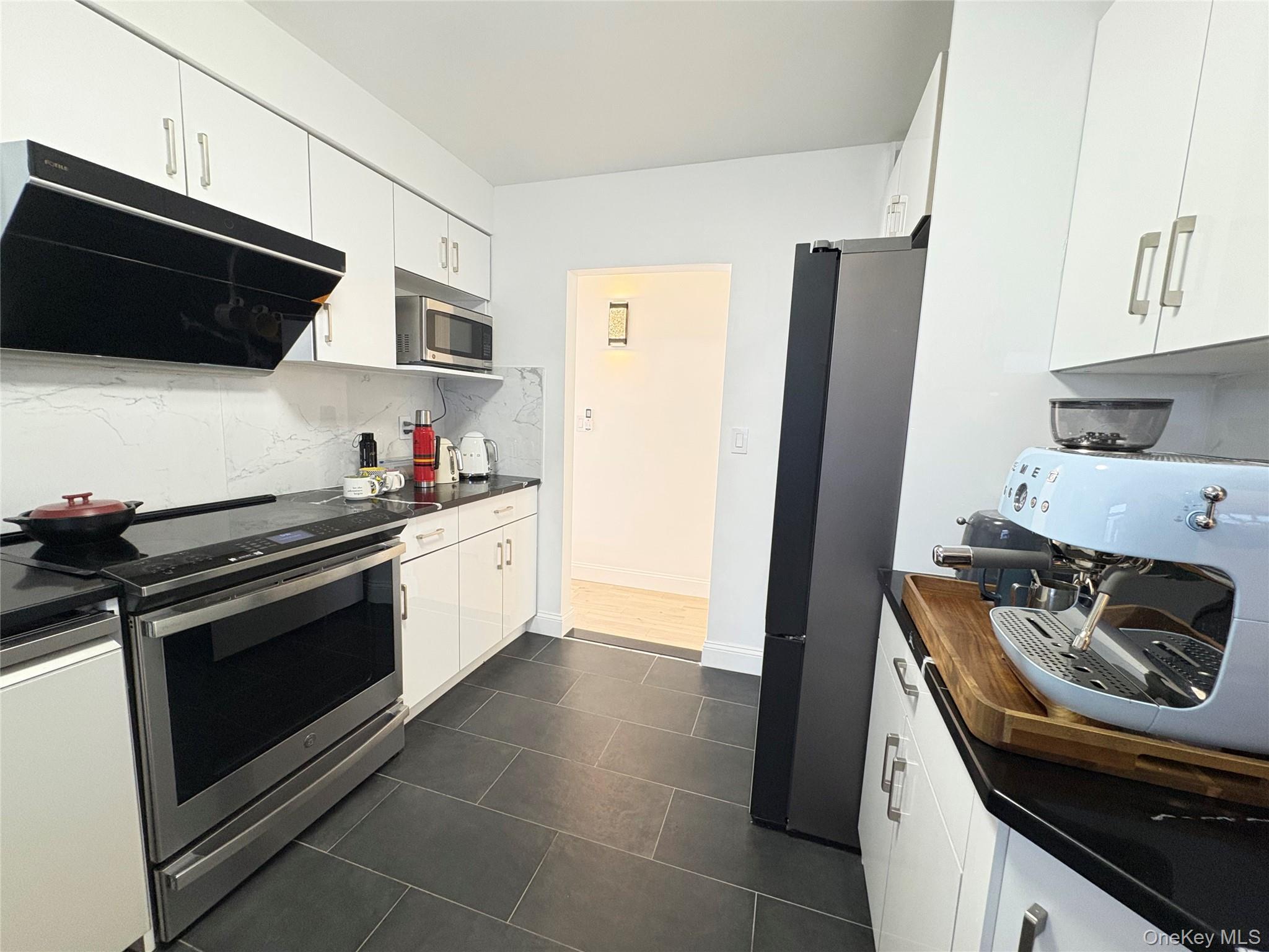 Single Family Morgan  Queens, NY 11363, MLS-951715-13