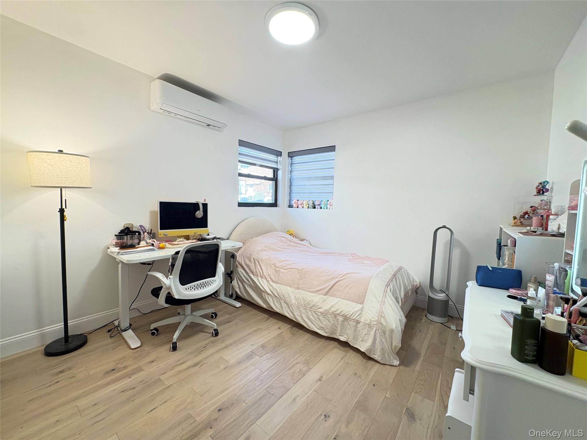 Single Family Morgan  Queens, NY 11363, MLS-951715-16