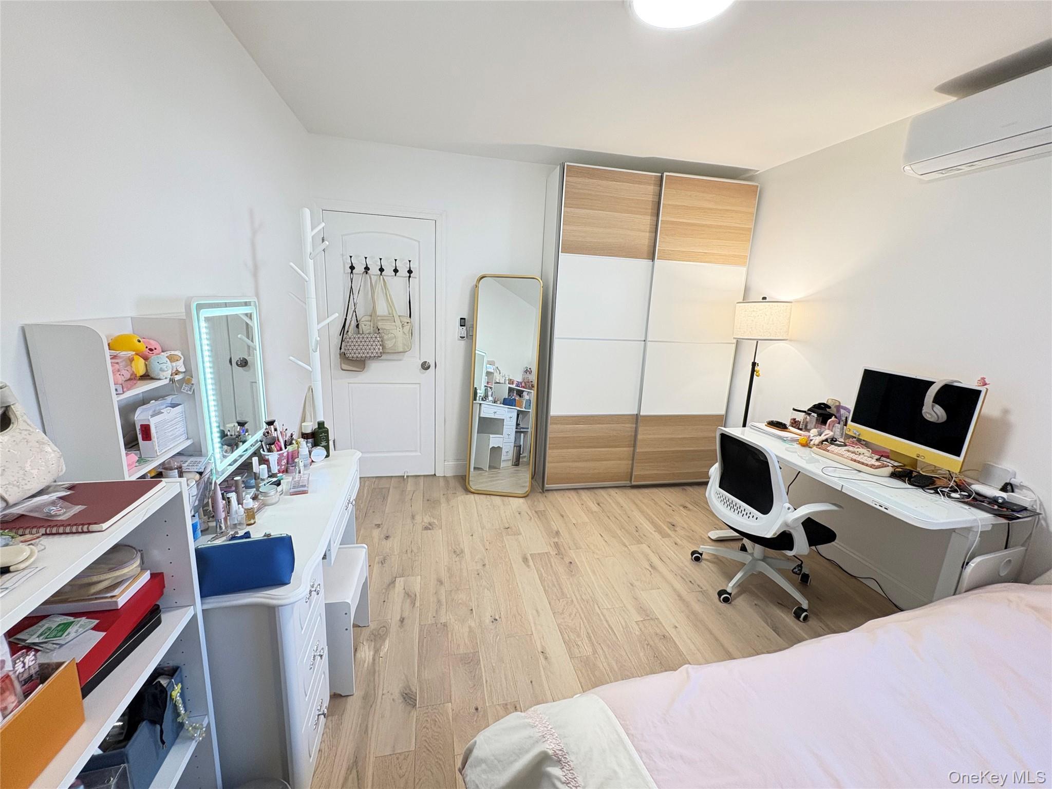 Single Family Morgan  Queens, NY 11363, MLS-951715-17