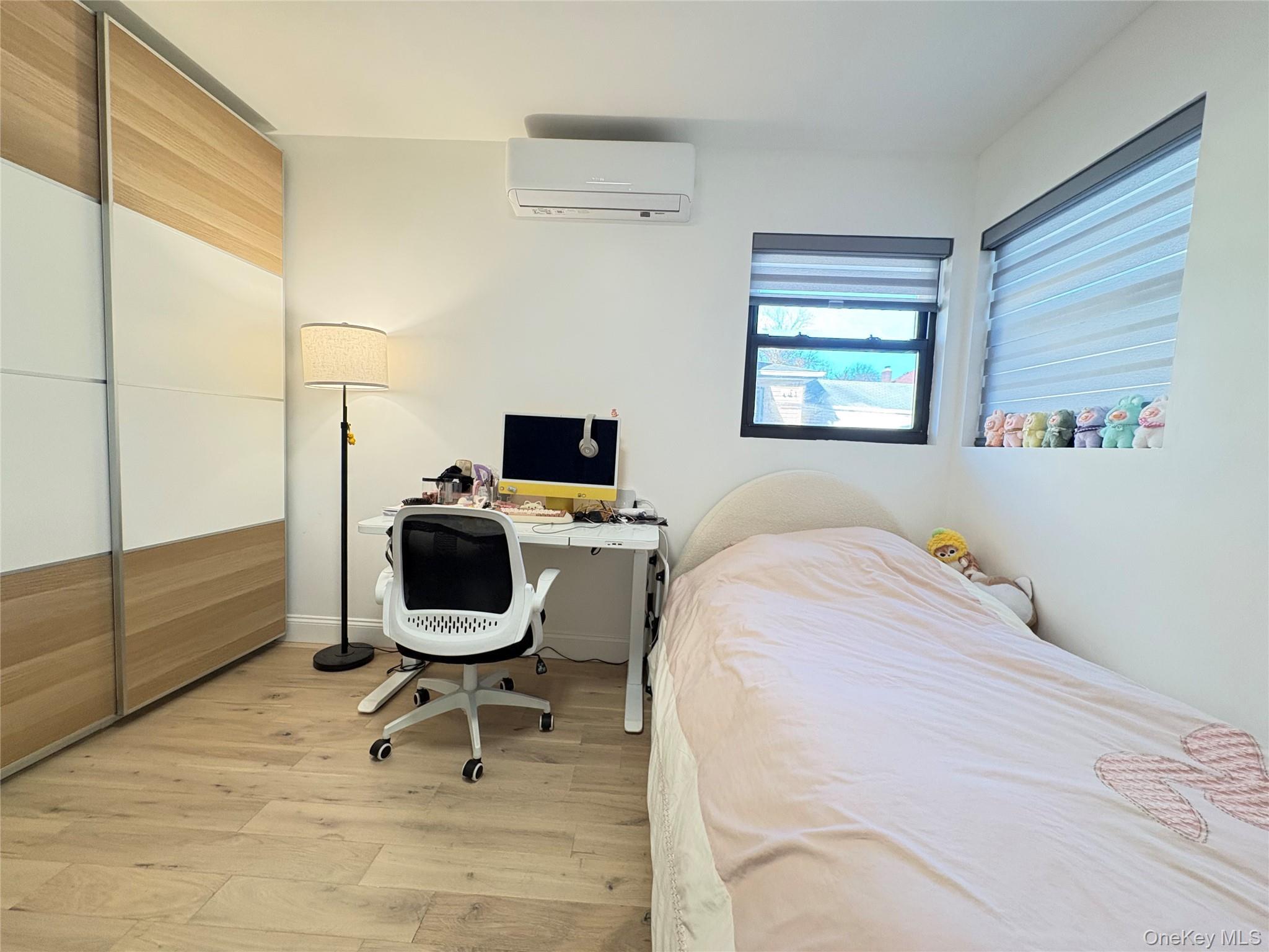 Single Family Morgan  Queens, NY 11363, MLS-951715-18