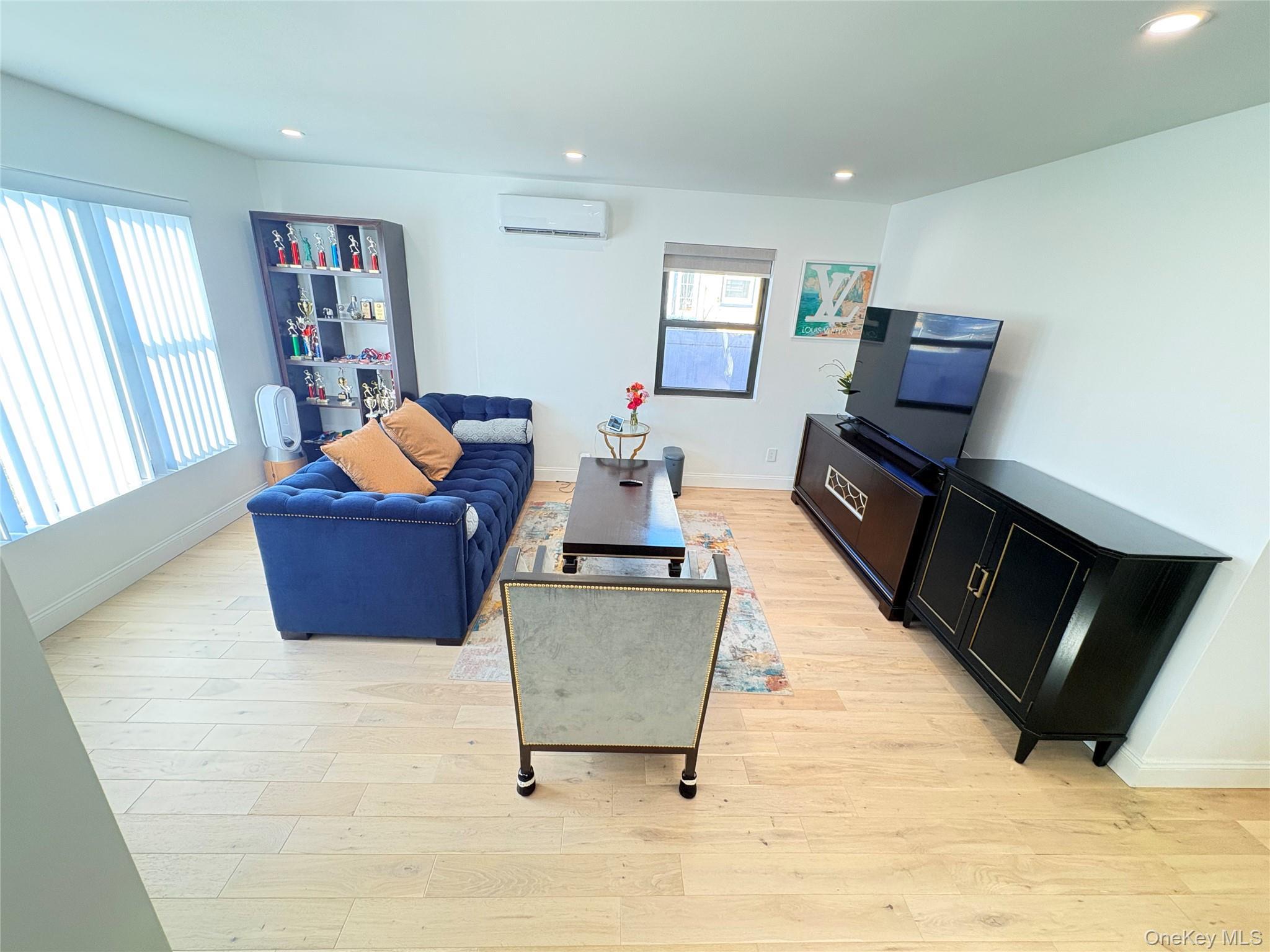 Single Family Morgan  Queens, NY 11363, MLS-951715-2