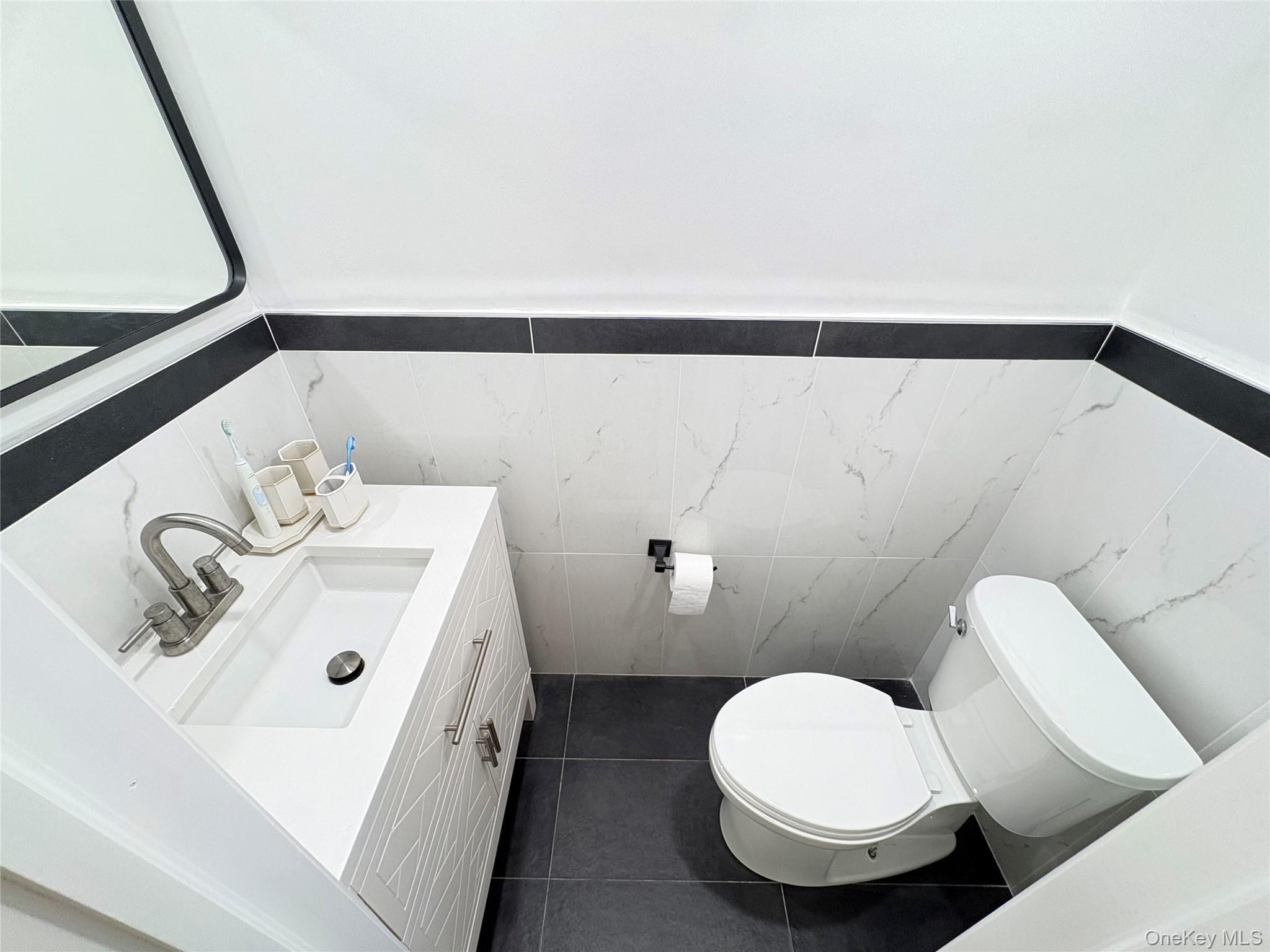 Single Family Morgan  Queens, NY 11363, MLS-951715-27