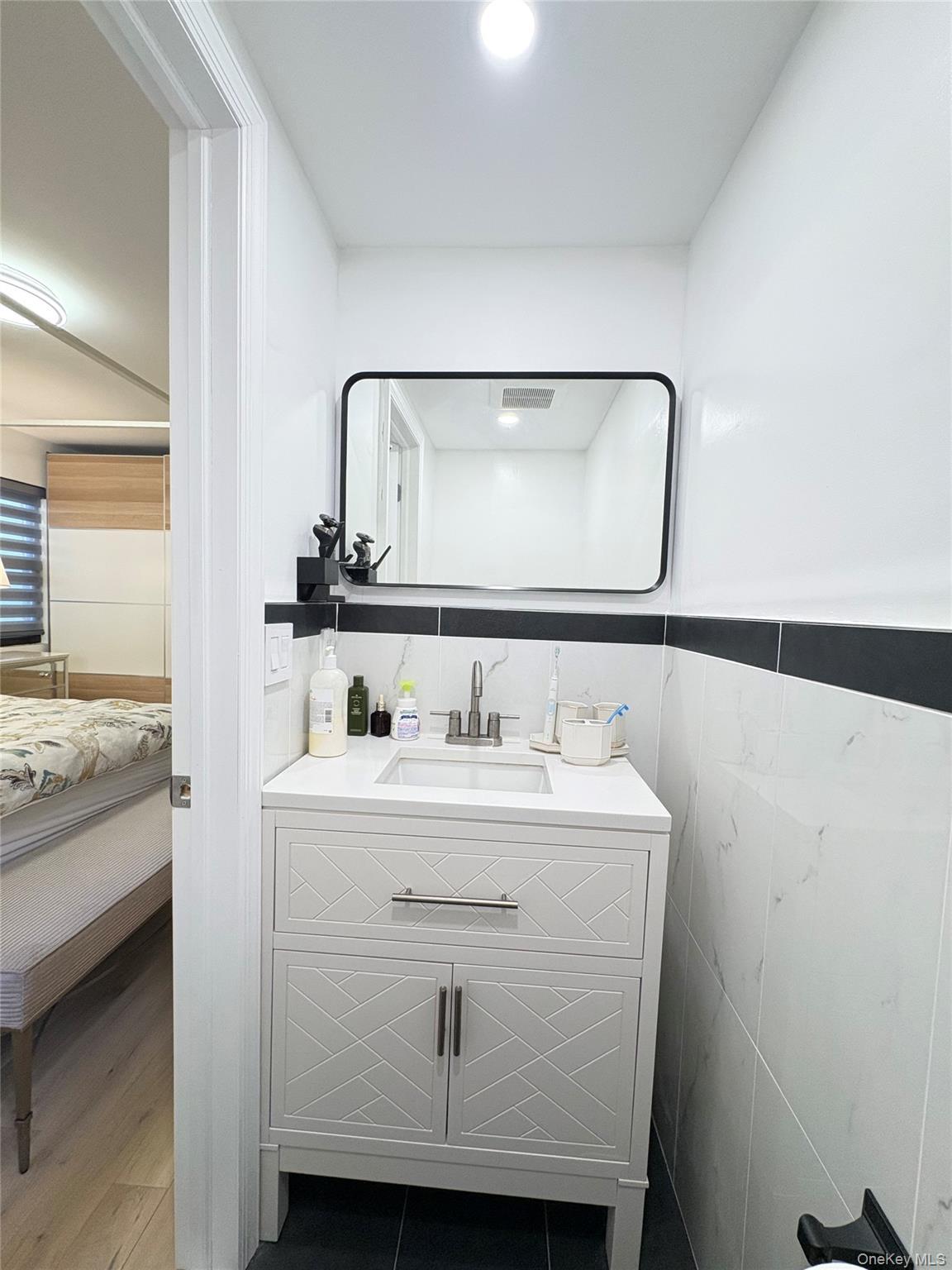 Single Family Morgan  Queens, NY 11363, MLS-951715-28