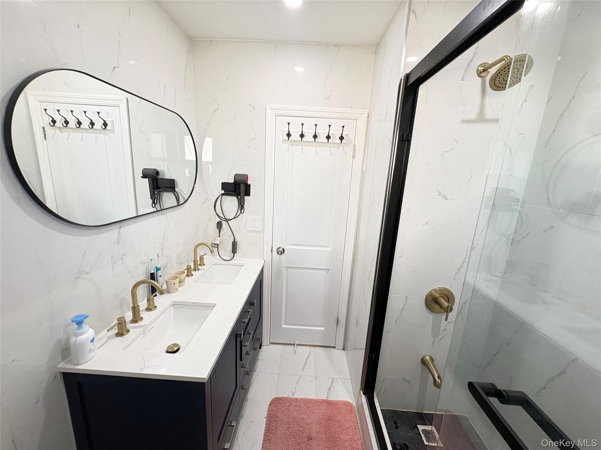 Single Family Morgan  Queens, NY 11363, MLS-951715-31